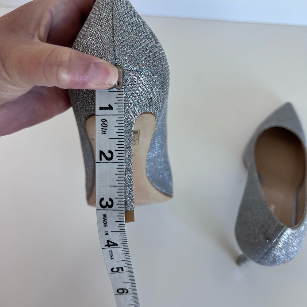 Stuart Weitzman Women's Dancer 75 Heel Pump in Silver Glitter - Picture 9 of 9